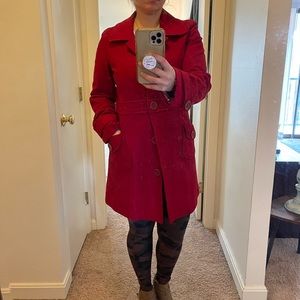 Tulle red coat size 8. Elegant and cozy.